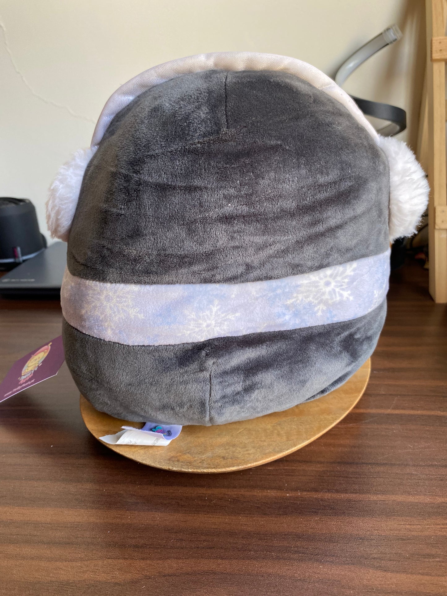 Luna the Penguin Squishmallow – Winter Holiday Edition