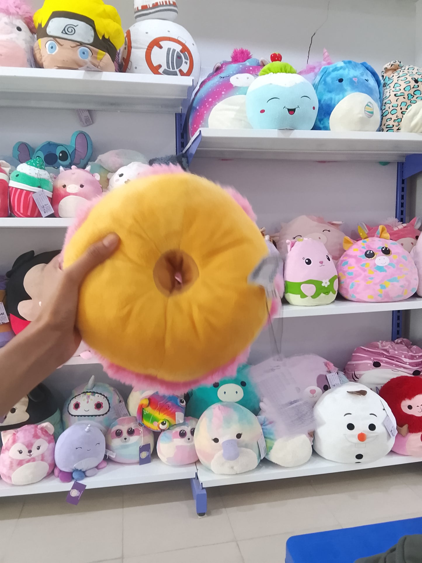 Squishable SnugglY/emi Snackers Pink Donut plush toY