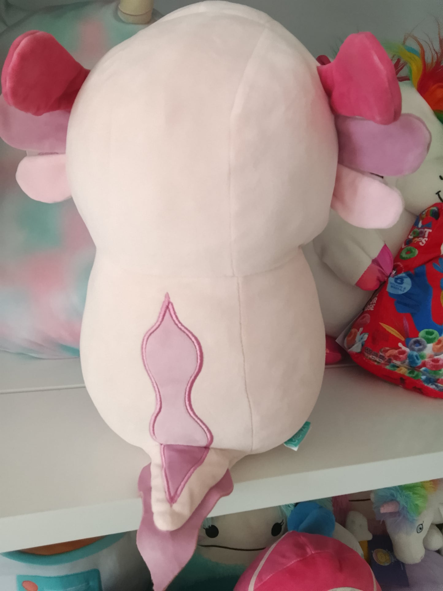 Bellzi Lotti the Axolotl plush toy.