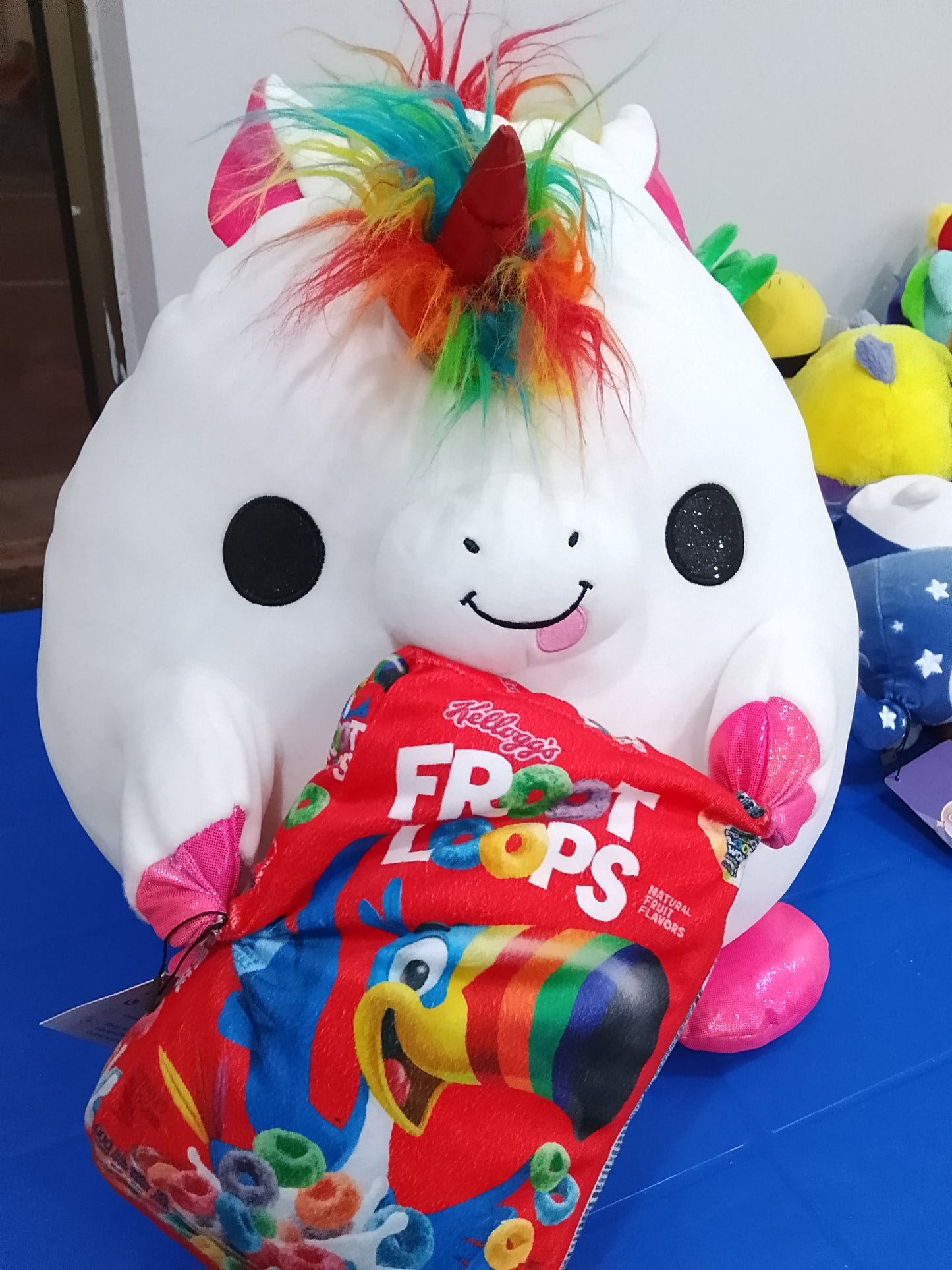 Disney Zuru Snackles plush toy