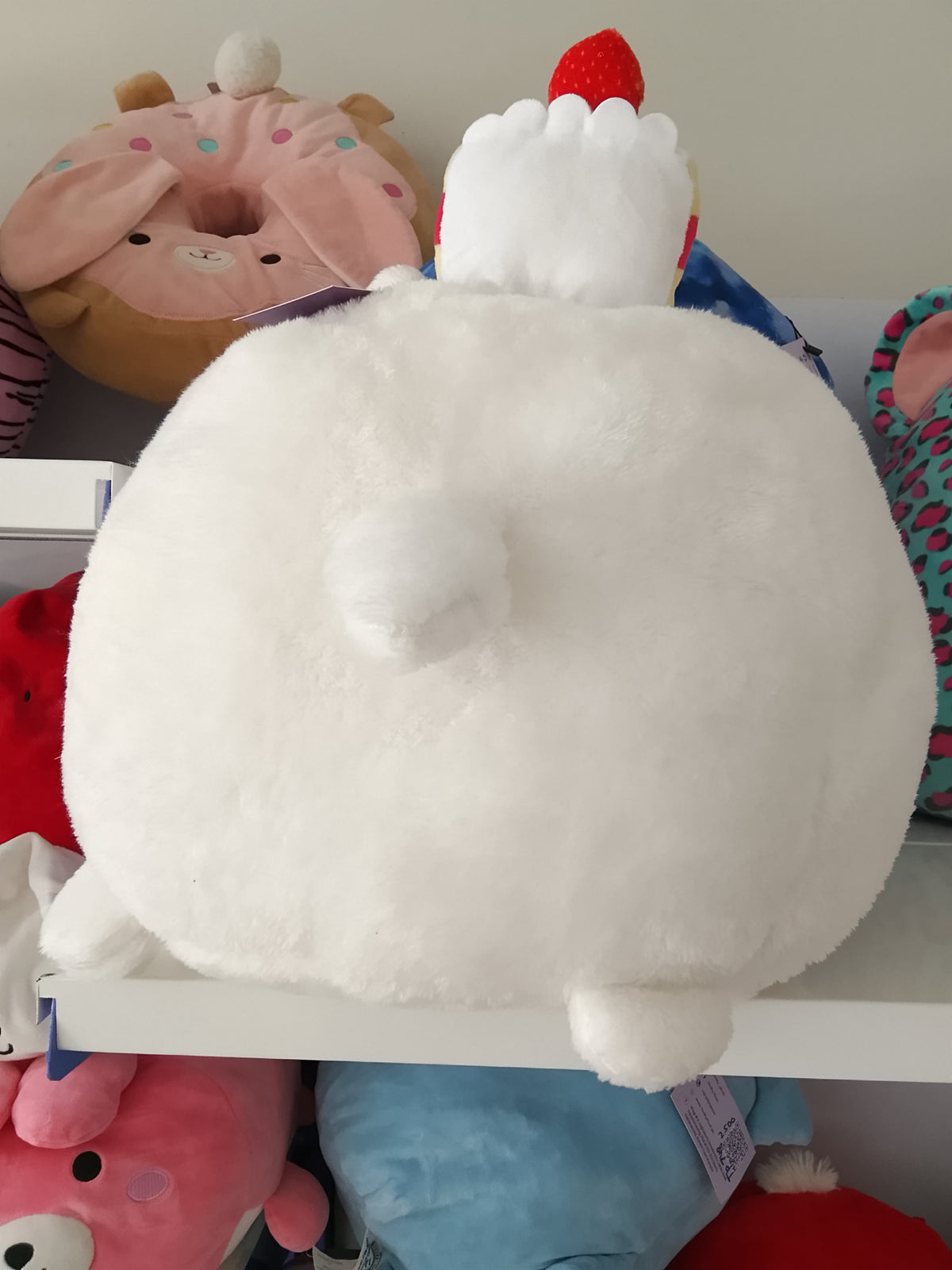Mogu Alpaca plushie plush toy.