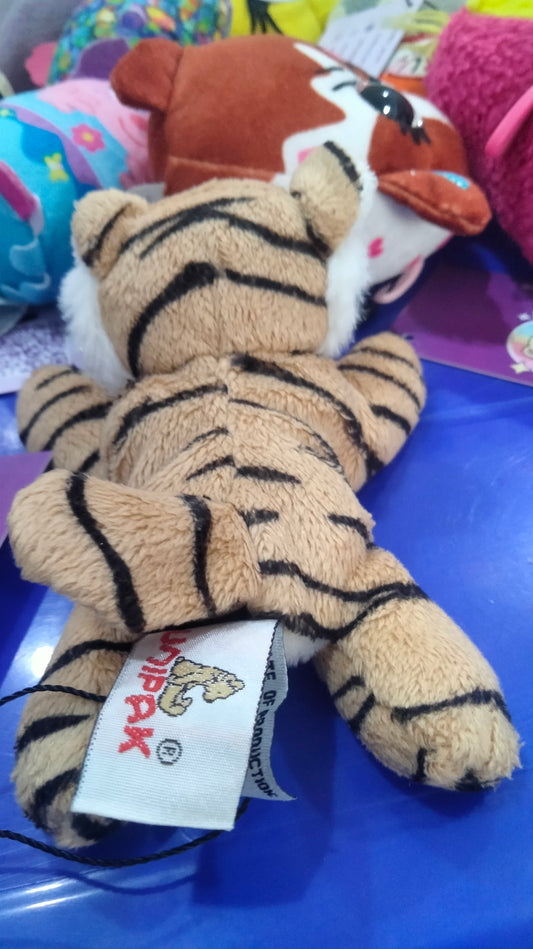 Baby tiger plushu