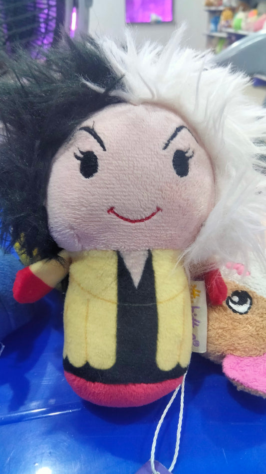 Hallmark itty bittys Disney Villains Cruella.