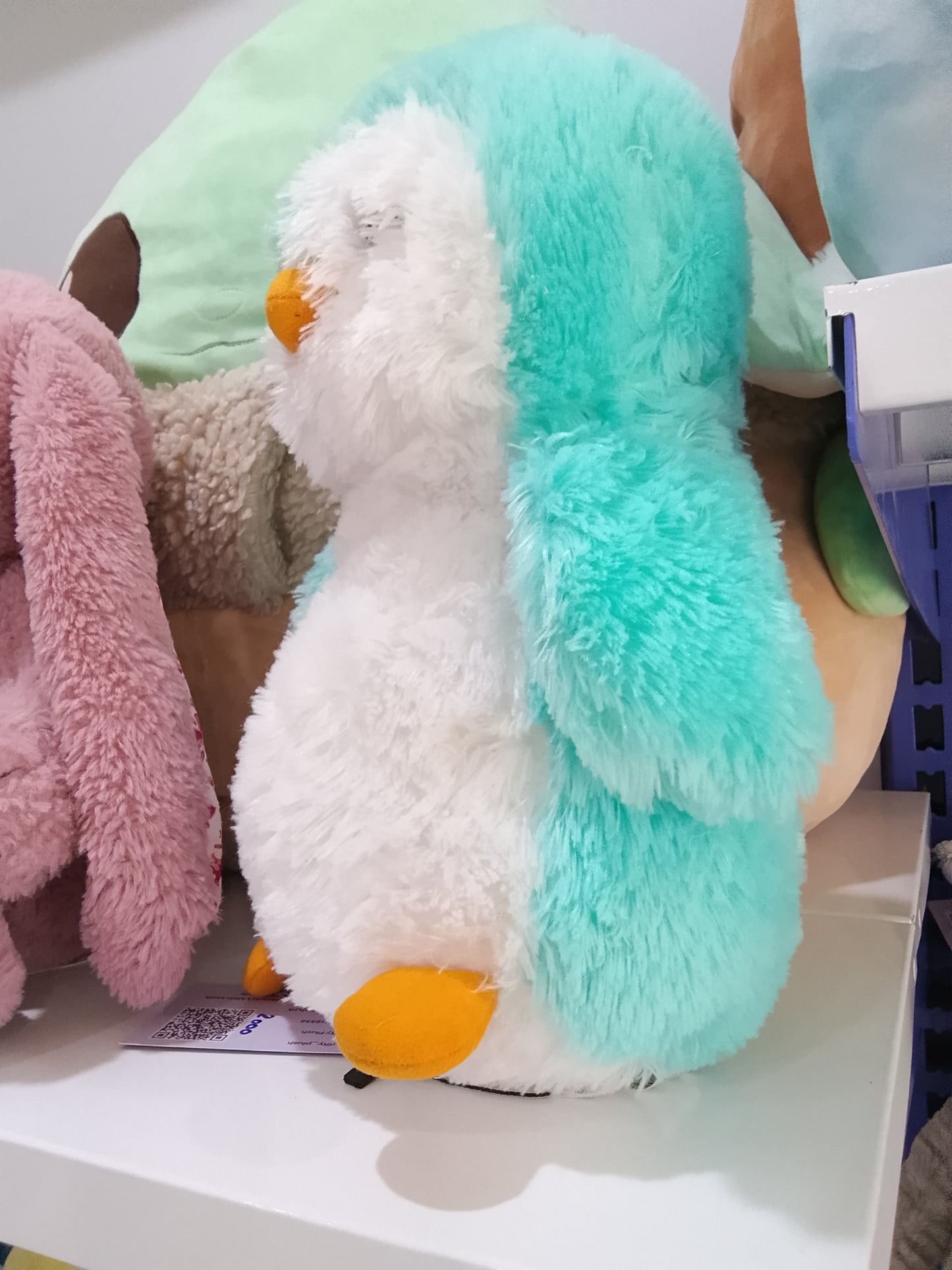 Aurora World penguin from the Jelly Rolls or Destination Nation Plush Toy.