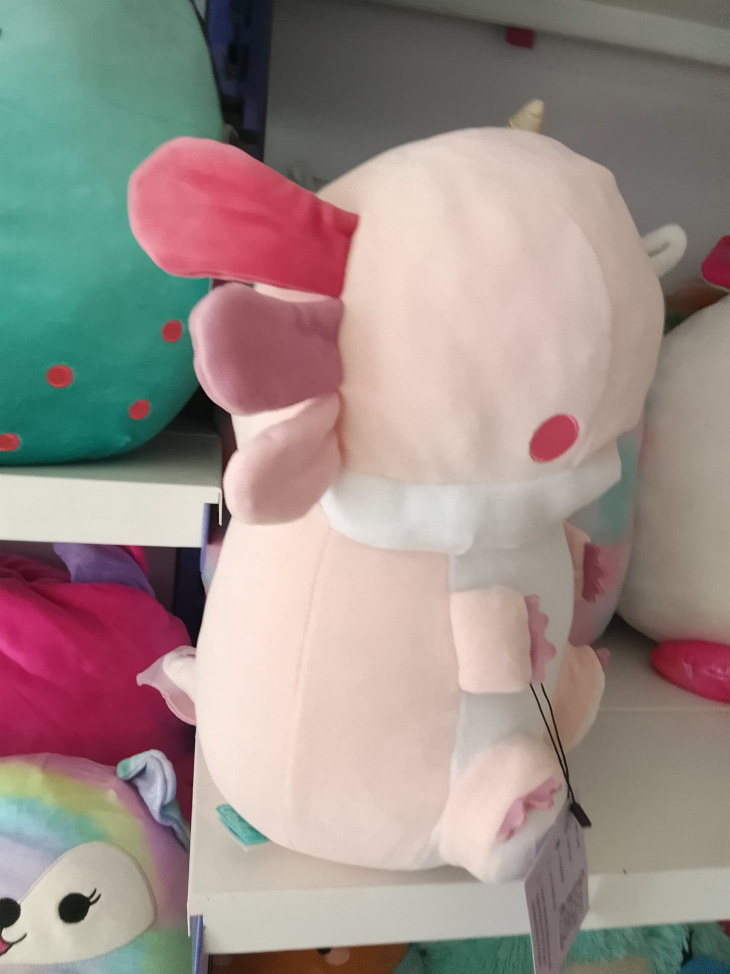 Bellzi Lotti the Axolotl plush toy.