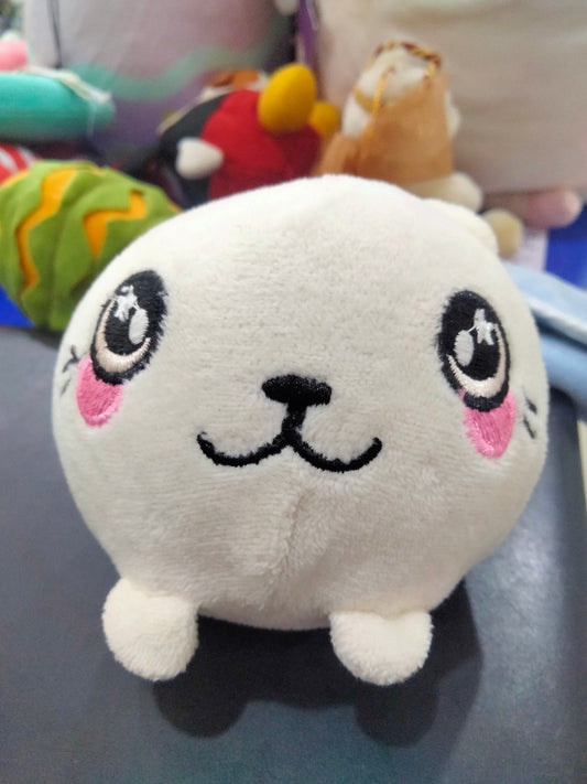 Squeezamals Snowy Seal super-squishy foam plush toy.