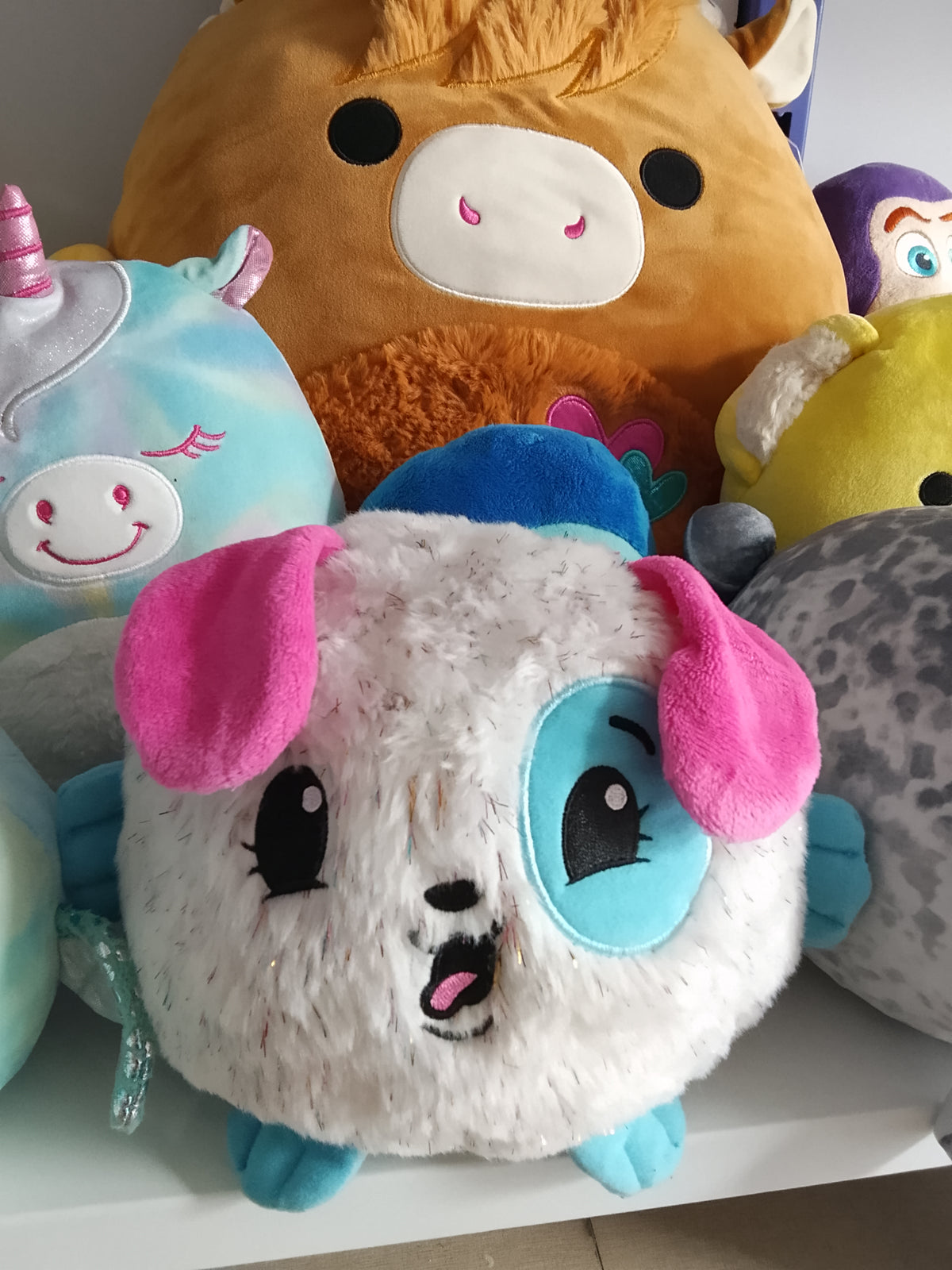 Pikmi Pops Jumbo "Espi the Shiny Dog" Plush toy.