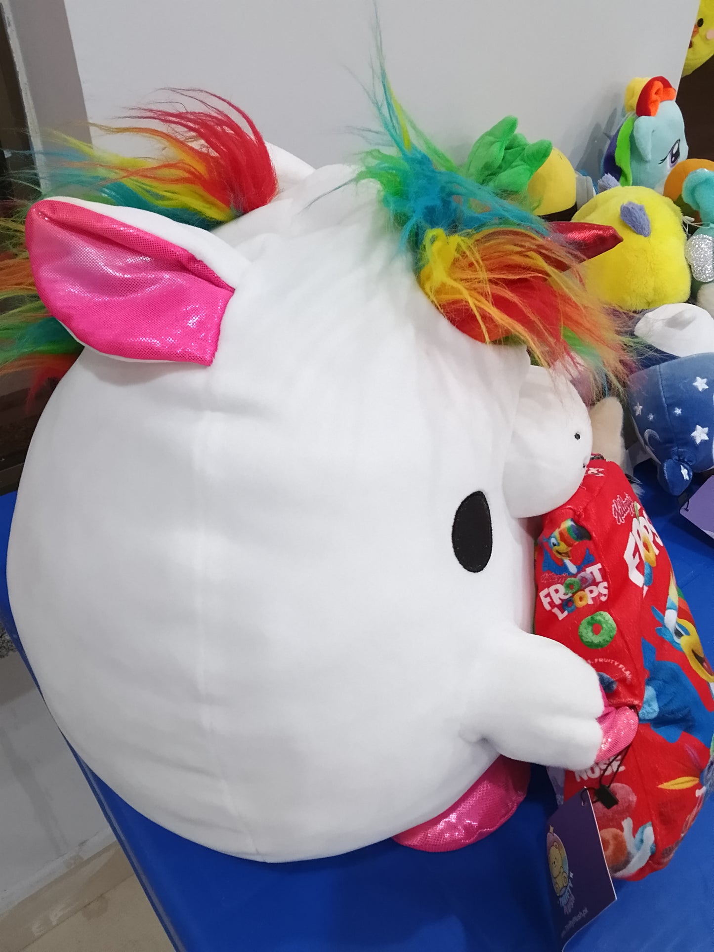 Disney Zuru Snackles plush toy