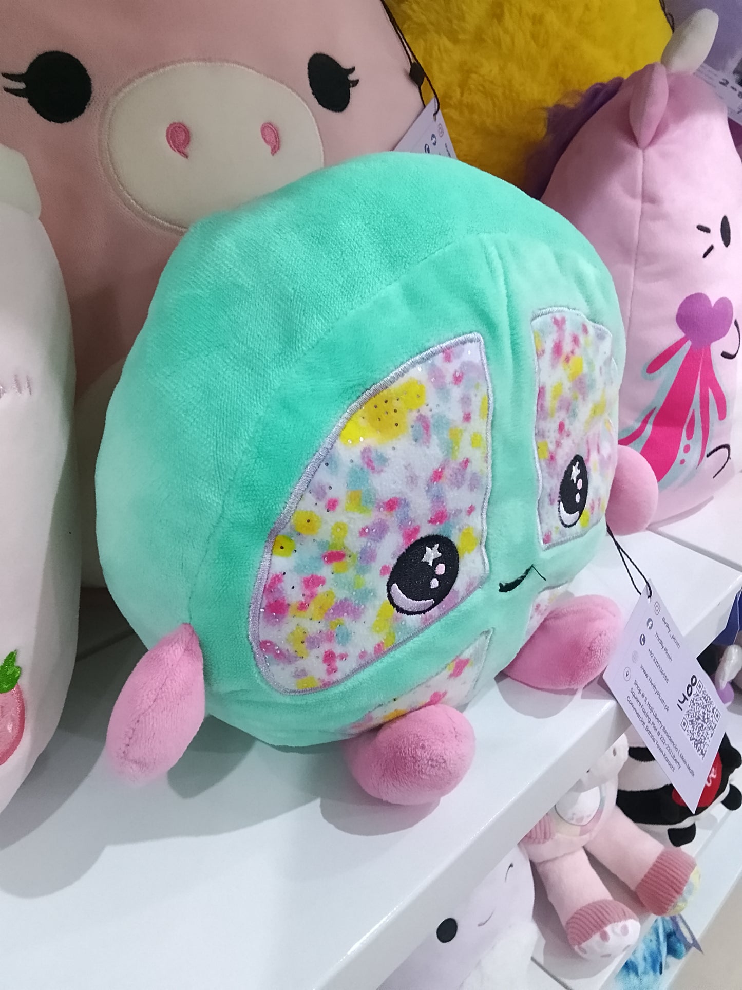 Megs the Peace Symbol from the BumBumz RetroBumz Plush toy series by Kellytoy