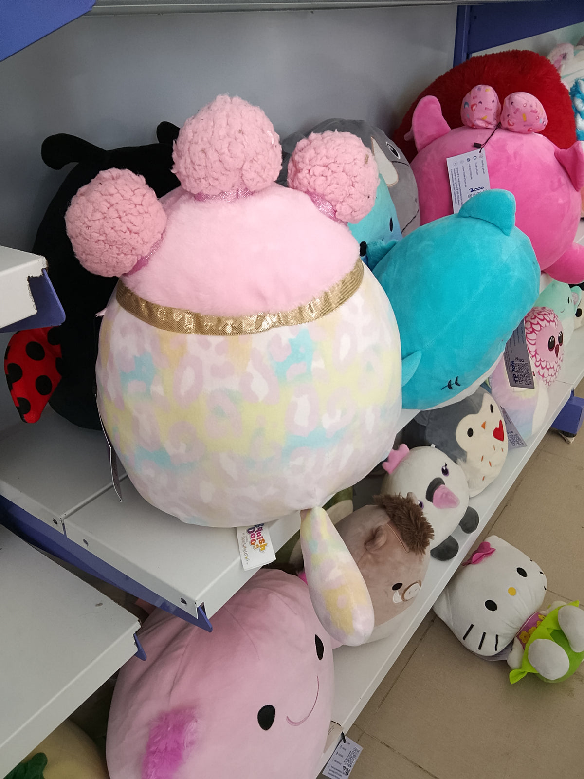 Squishmallows Beebz cheetah plush toy from the Squish-Doos collection.